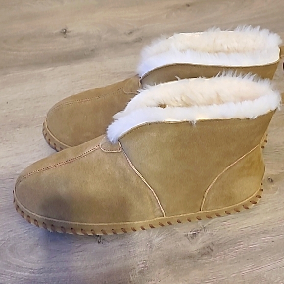 Vermont Country Store Sheep Skin Soft Bottom Booties Slippers, Woman Size 10 - Picture 1 of 7